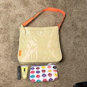 Clinique Bundle - Puff Shoulder Bag, Small Bag, Lotion, Mascara